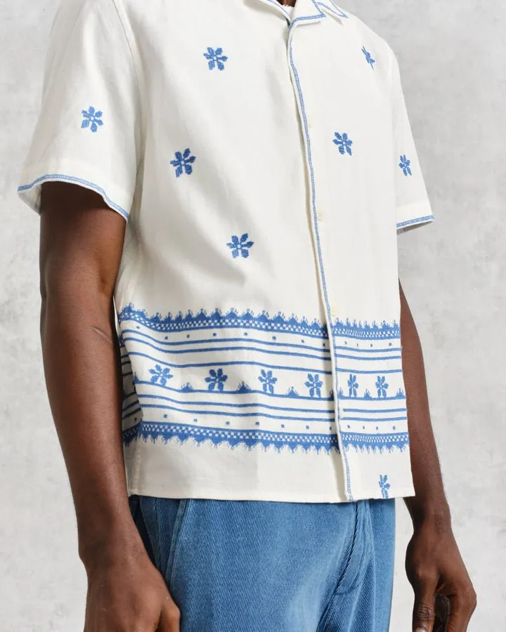 Wax L. DIDCOT SS SHIRT DAISY EMBROIDERY ECRU/BLUE